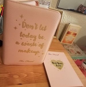 Too faced make-up pallete